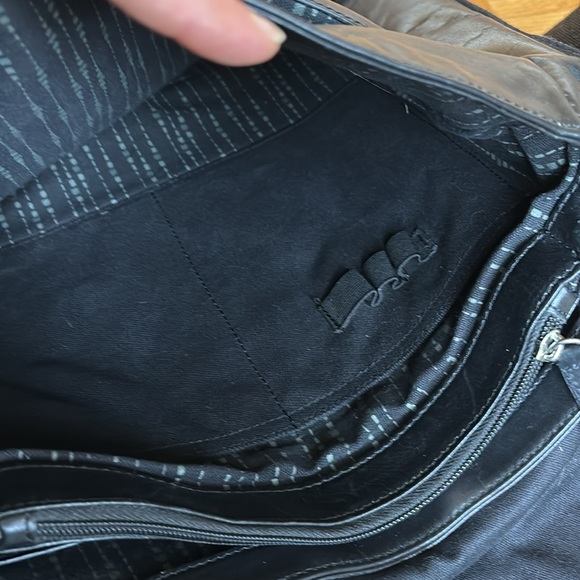 Fossil Brand black leather messenger bag. Open to reasonable offers. - Picture 10 of 10